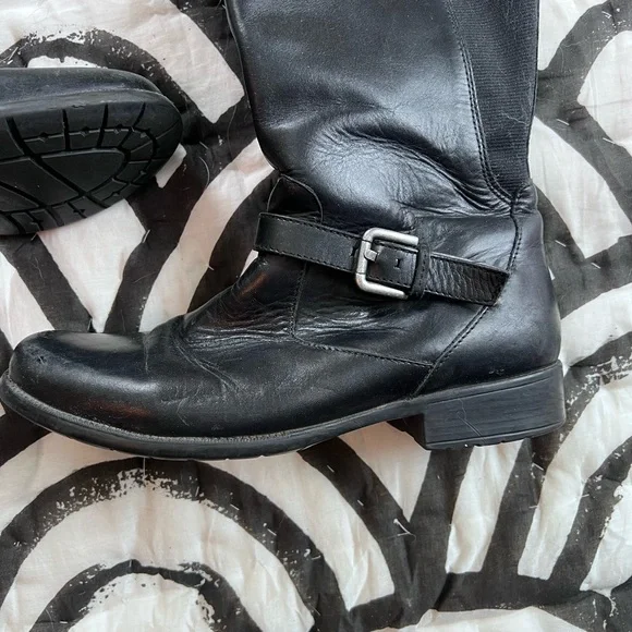 Clarks Black Leather Heeled Boots - Picture 2 of 7